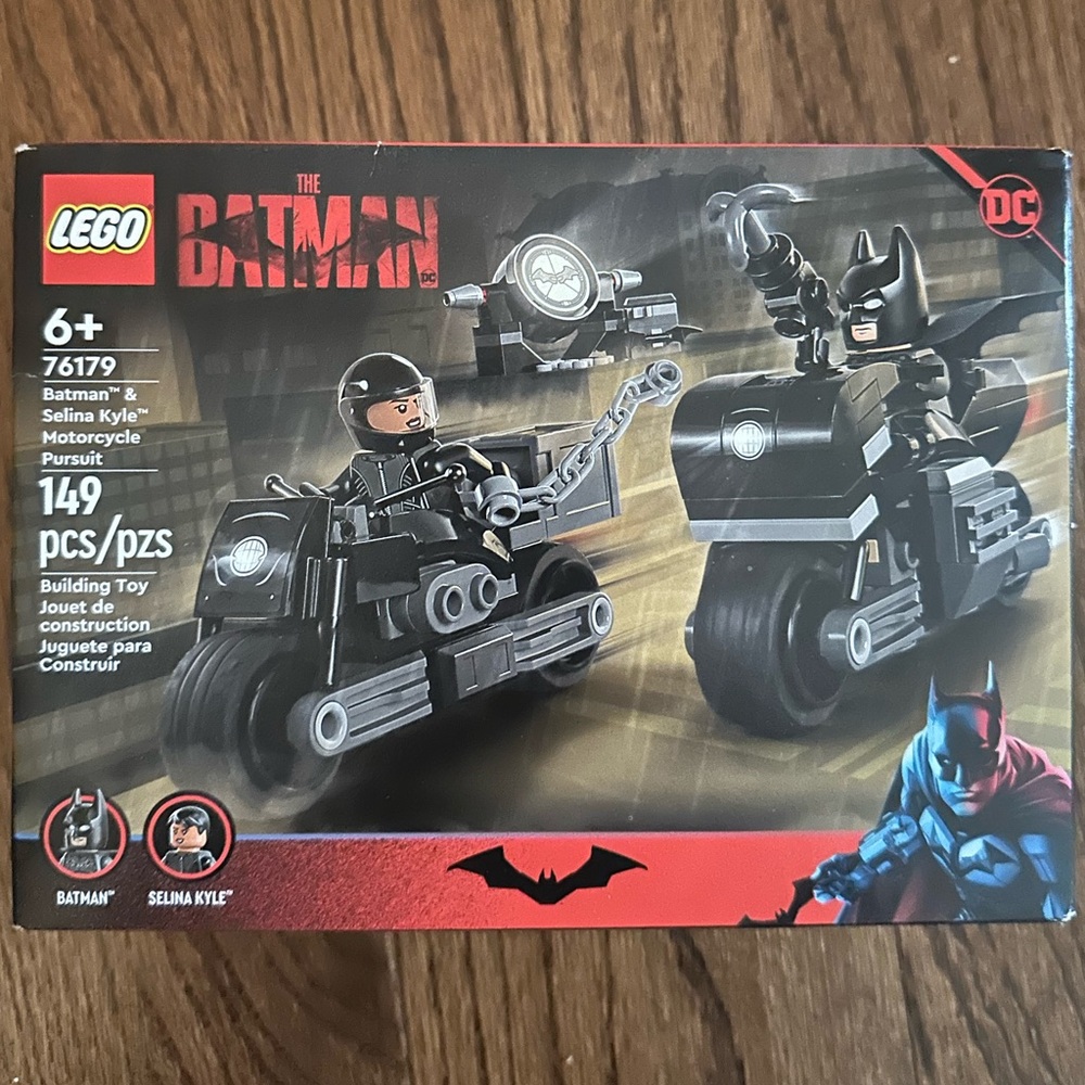 LEGO DC Batman: Batman & Selina Kyle Motorcycle Pursuit 76179 Building Kit